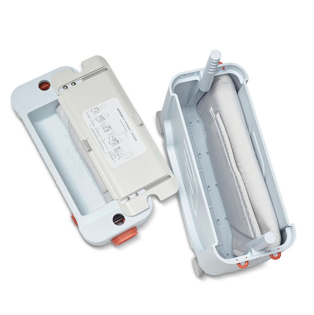 534501_5_STOKKE_JetKids_Bleu_Ciel Valise enfant Stokke JetKids BedBox Bleu Ciel