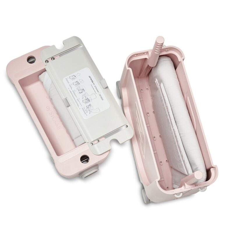 534503_5_STOKKE_JetKids_Rose_Limonade Valise enfant Stokke JetKids BedBox Rose Limonade