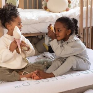 584601_12_STOKKE_CloudSleeper_Blanc Lit de voyage gonflable CloudSleeper JetKids by Stokke®