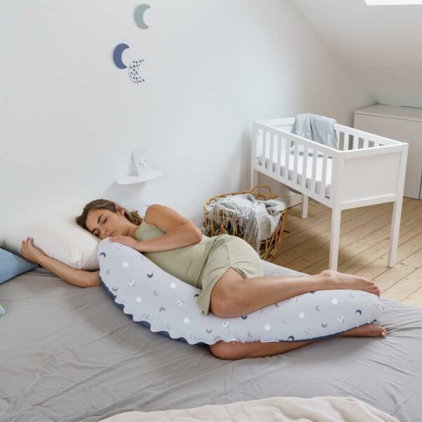 B62_2_Buddy_Blue_Grey_Moon_Doomoo Coussin D'allaitement et Maternité BUDDY, Blue Grey Moon