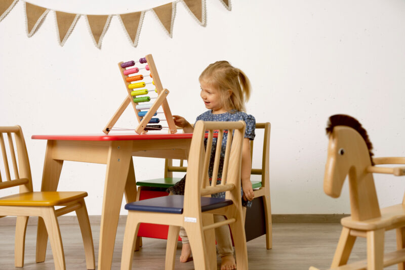 Geuther_8_SET20_Couleur_BT_Ensemble_Bambino_Multicouleur Table avec 2 Chaises BAMBINO Multicolores