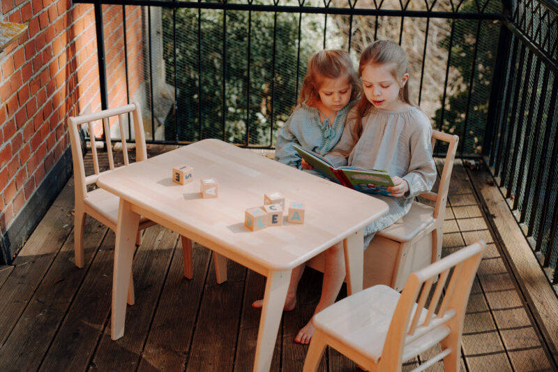 Geuther_8_SET20_WENA_Ensemble_Bambino_Blanc_Naturel Table avec 2 Chaises BAMBINO Blanc Naturel