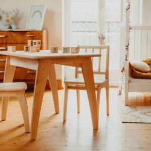 Geuther_9_SET20_WENA_Ensemble_Bambino_Blanc_Naturel Ensemble Table 2 Chaises et Banc coffre BAMBINO Blanc Naturel