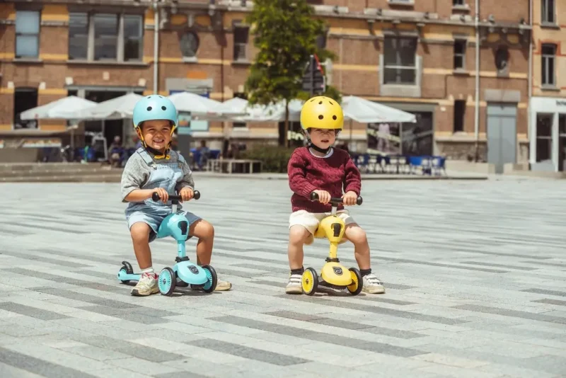 Scoot And Ride 96273 8 Trottinette 2 En 1 Highwaykick 1 Bleuberry