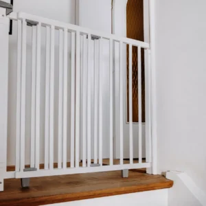 Geuther B 2735. WE 4 Barrière D' Escalier 2733 2735 Pour Ouvertures De 67 À 135 Cm En Bois