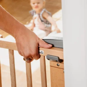 Geuther B 2735. WE 5 Barrière D' Escalier 2733 2735 Pour Ouvertures De 67 À 135 Cm En Bois